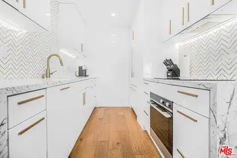 10751 Wilshire Blvd #801, Los Angeles, CA 90024 — photo 5