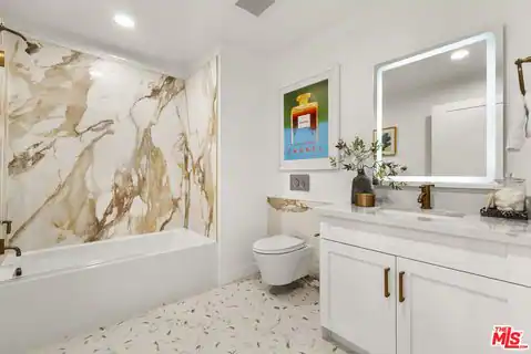 7428 Santa Monica Blvd #201, West Hollywood, CA 90046 — photo 15