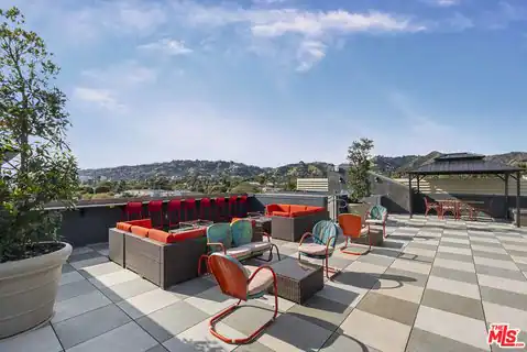 7428 Santa Monica Blvd #201, West Hollywood, CA 90046 — photo 28