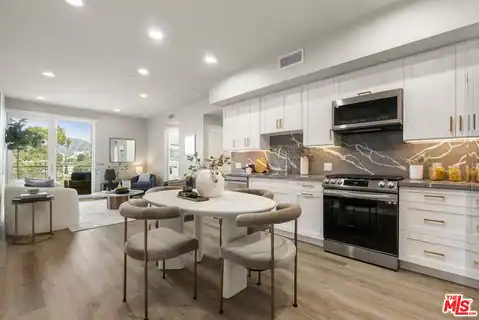 7428 Santa Monica Blvd #201, West Hollywood, CA 90046 — photo 3