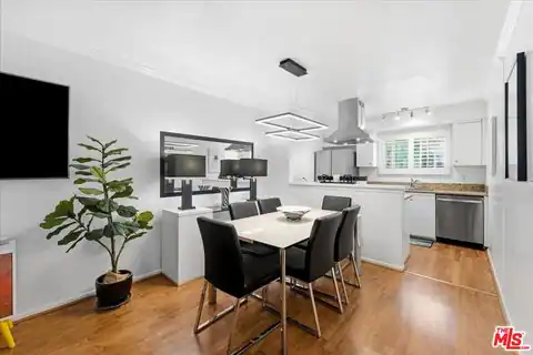22030 Calvert St #6, Woodland Hills, CA 91367 — photo 3