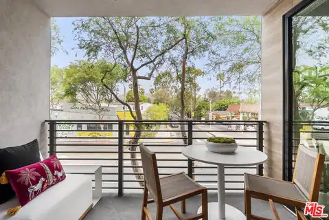 7428 Santa Monica Blvd #202, West Hollywood, CA 90046 — photo 10