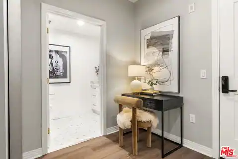 7428 Santa Monica Blvd #202, West Hollywood, CA 90046 — photo 19
