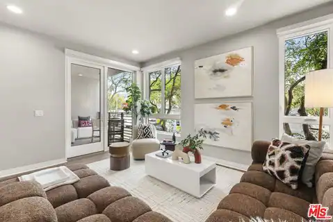 7428 Santa Monica Blvd #202, West Hollywood, CA 90046 — photo 8