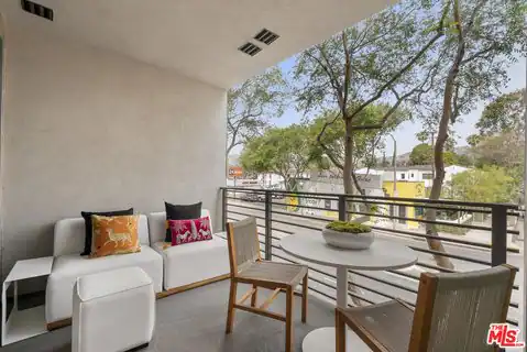 7428 Santa Monica Blvd #202, West Hollywood, CA 90046 — photo 9