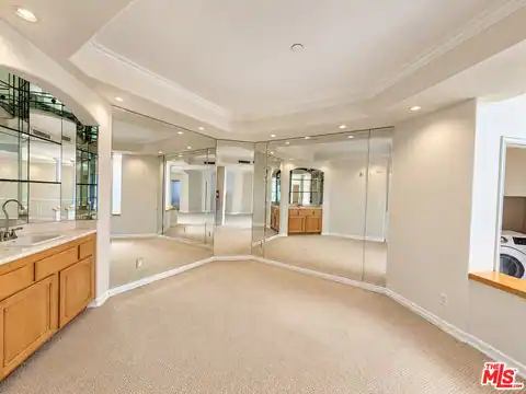 128 N Swall Dr #PH7, Los Angeles, CA 90048 — photo 19