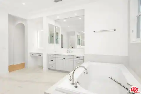 4110 Prado DE Los Zorros, Calabasas, CA 91302 — photo 29