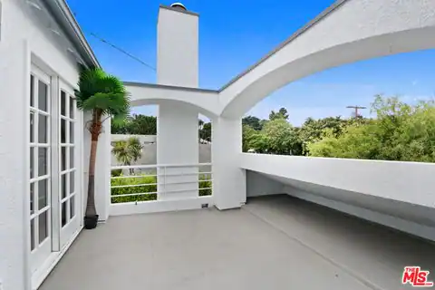 722 Kensington Rd, Santa Monica, CA 90405 — photo 12