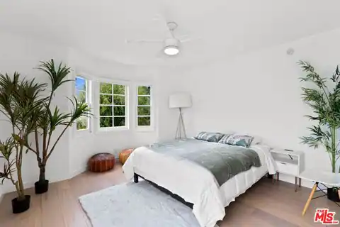 722 Kensington Rd, Santa Monica, CA 90405 — photo 13