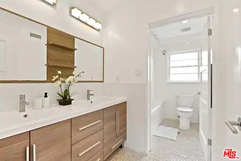 722 Kensington Rd, Santa Monica, CA 90405 — photo 17
