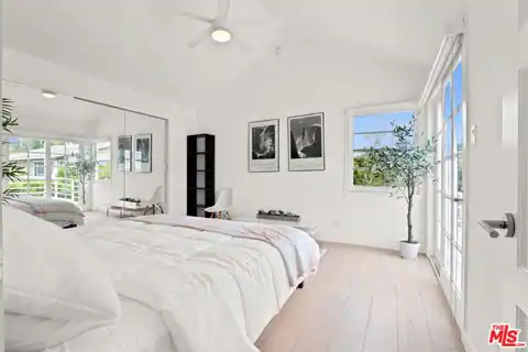 722 Kensington Rd, Santa Monica, CA 90405 — photo 18