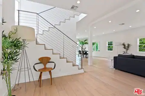 722 Kensington Rd, Santa Monica, CA 90405 — photo 2