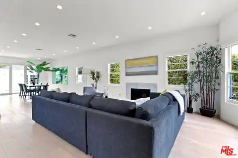 722 Kensington Rd, Santa Monica, CA 90405 — photo 3