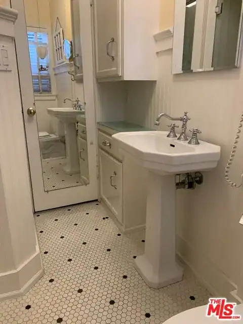 1309 Warnall Ave, Los Angeles, CA 90024 — photo 10