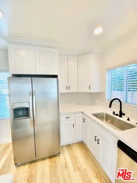 5222 Whitsett Ave #2, Valley Village, CA 91607 — photo 5