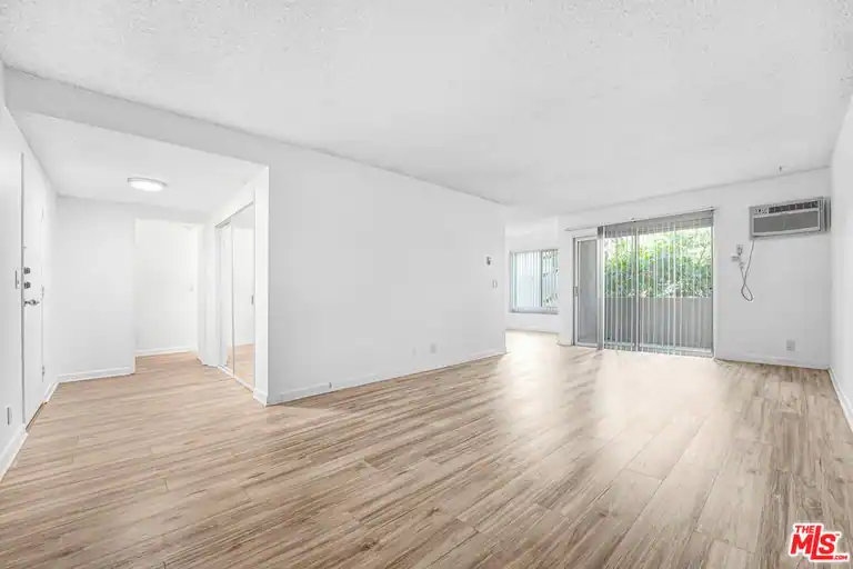 919 N Alfred St #204, West Hollywood, CA 90069