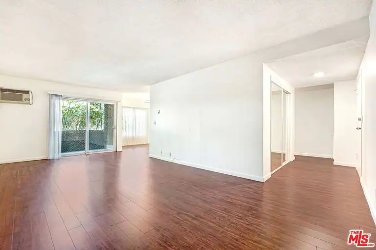 919 N Alfred St #203, West Hollywood, CA 90069