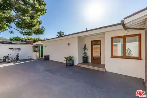 23018 Pacific Coast Hwy, Malibu, CA 90265 — photo 6