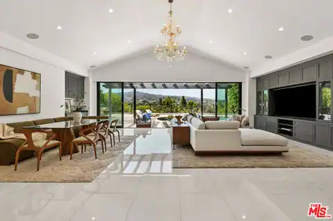 4423 Bergamo Dr, Los Angeles, CA 91436 — photo 16