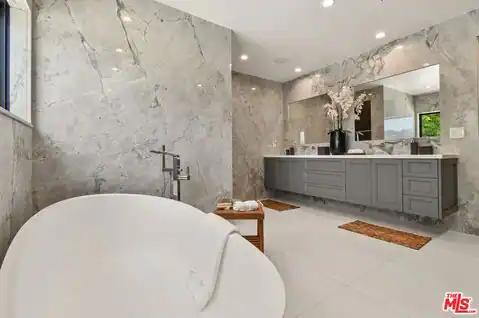 4423 Bergamo Dr, Los Angeles, CA 91436 — photo 38