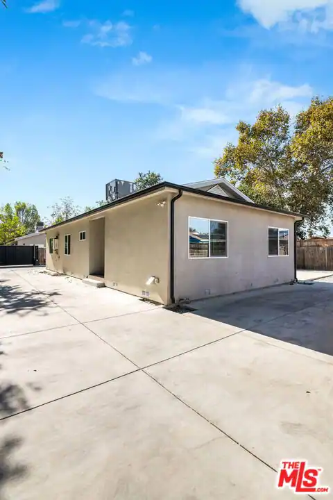 19218 Lanark, Reseda, CA 91335 — photo 3