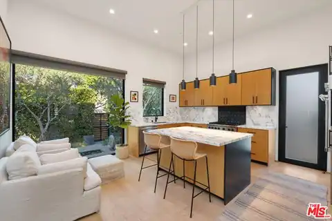 1922 12th St, Santa Monica, CA 90404 — photo 2