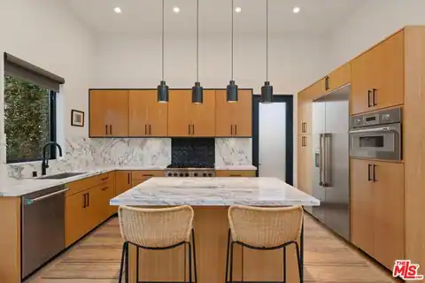 1922 12th St, Santa Monica, CA 90404 — photo 3
