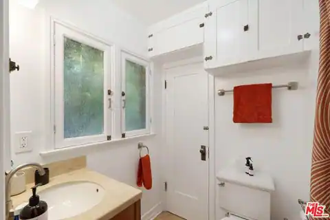 808 Venezia Ave, Venice, CA 90291 — photo 11