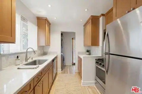 808 Venezia Ave, Venice, CA 90291 — photo 14
