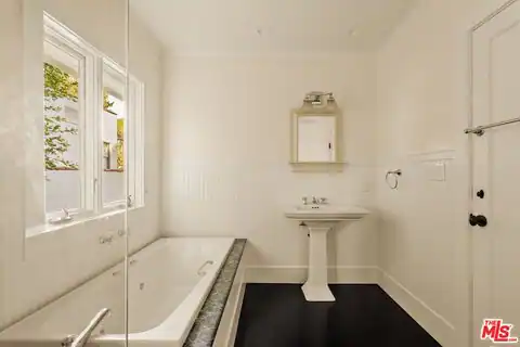 1537 N Orange Grove Ave, Los Angeles, CA 90046 — photo 17