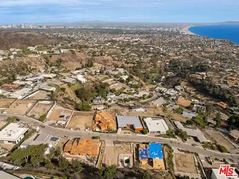 1183 Lachman Ln, Pacific Palisades, CA 90272 — photo 17