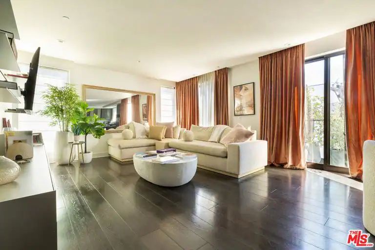 411 S Hamel Rd #407, Los Angeles, CA 90048