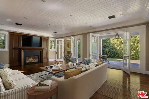 117 S Burlingame Ave, Los Angeles, CA 90049 — photo 15