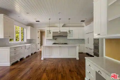117 S Burlingame Ave, Los Angeles, CA 90049 — photo 21