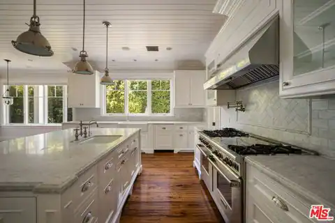 117 S Burlingame Ave, Los Angeles, CA 90049 — photo 23
