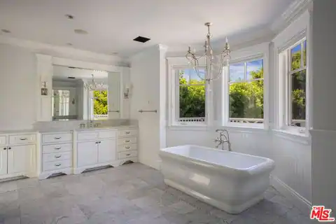 117 S Burlingame Ave, Los Angeles, CA 90049 — photo 40