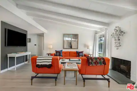 19820 Victory Blvd, Woodland Hills, CA 91367 — photo 16