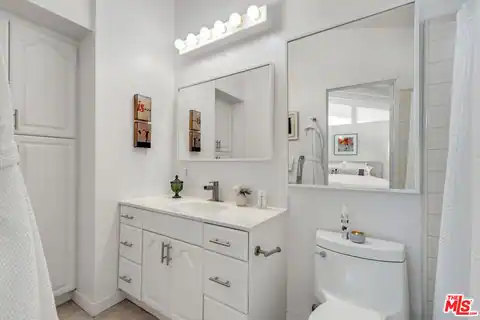 19820 Victory Blvd, Woodland Hills, CA 91367 — photo 18
