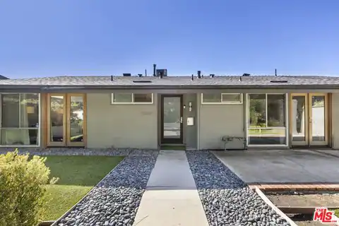 19820 Victory Blvd, Woodland Hills, CA 91367 — photo 2