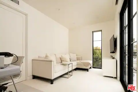 730 Westbourne Dr, West Hollywood, CA 90069 — photo 11
