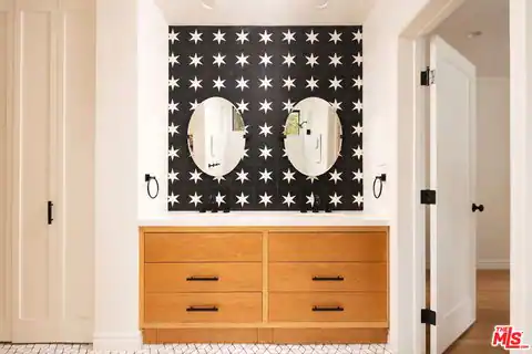 730 Westbourne Dr, West Hollywood, CA 90069 — photo 15