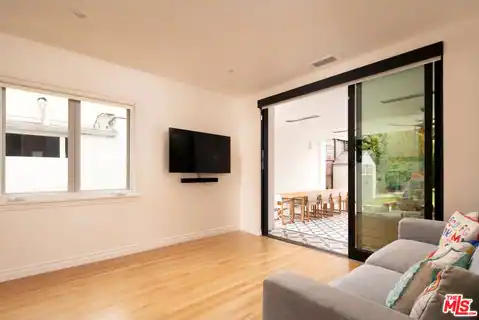 730 Westbourne Dr, West Hollywood, CA 90069 — photo 18