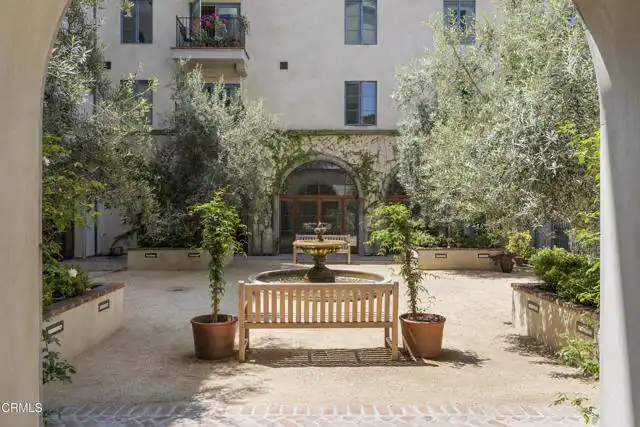 88 N Oakland Ave #308, Pasadena, CA 91101