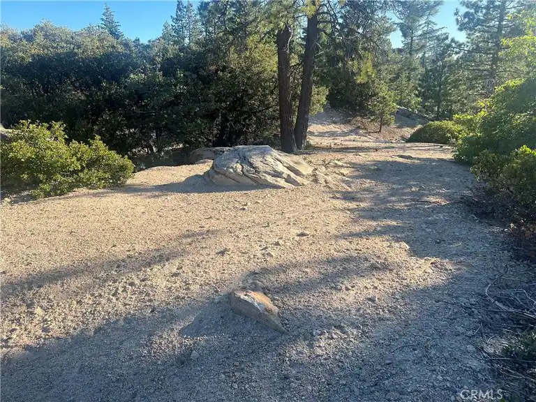 15 Tank Road, Running Springs, CA 92382