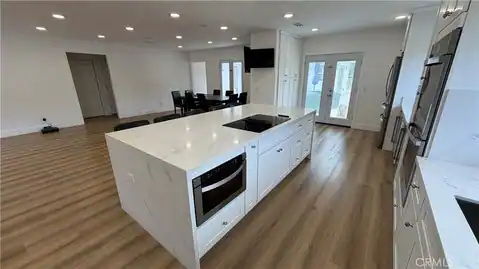 5855 Shirley Avenue, Tarzana, CA 91356 — photo 11