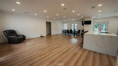 5855 Shirley Avenue, Tarzana, CA 91356 — photo 8