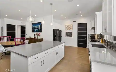 5541 Matilija Avenue, Sherman Oaks, CA 91401 — photo 10