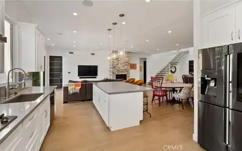 5541 Matilija Avenue, Sherman Oaks, CA 91401 — photo 11