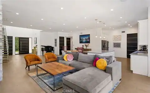 5541 Matilija Avenue, Sherman Oaks, CA 91401 — photo 8