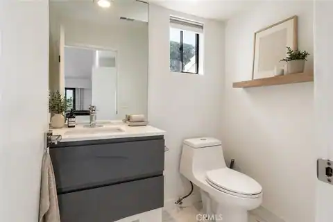 5226 Medina Road, Woodland Hills, CA 91364 — photo 10